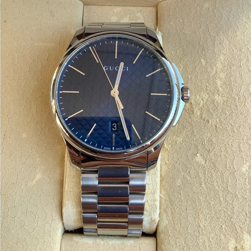 Beautiful GUCCI men’s dress watch💥💥💥
